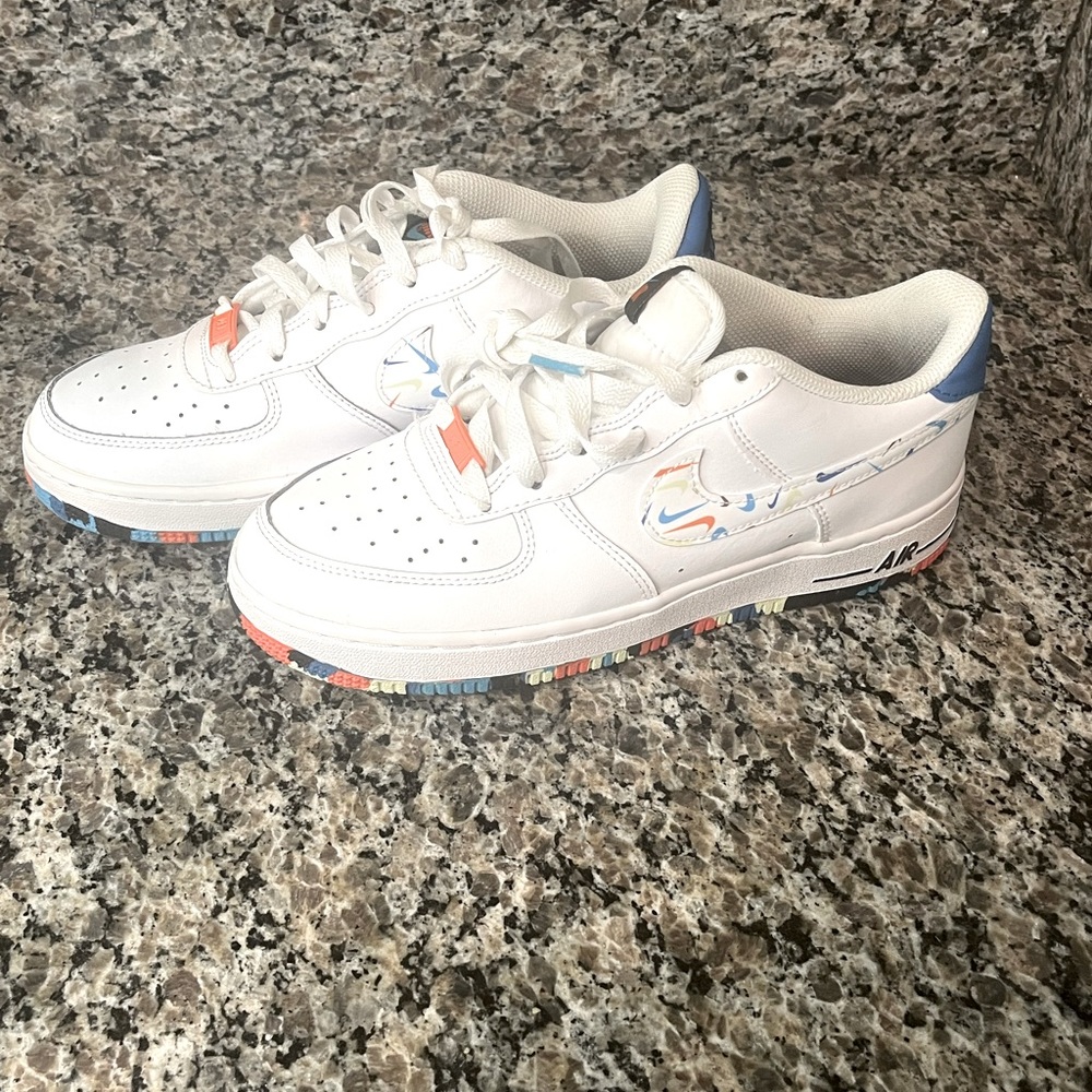 Nike Air Force 1 Lv8 Swoosh pack